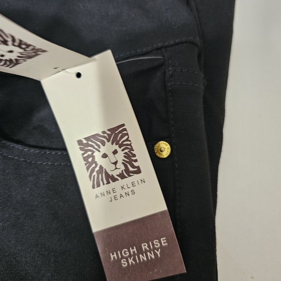 Black High Rise Skinny Anne Klein Jeans.  Slimming Spandex and Nylon. NWT - Picture 3 of 8